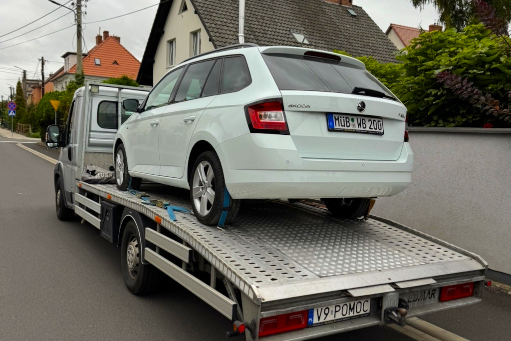 Wymiana koła na drodze 24/7 Monachium