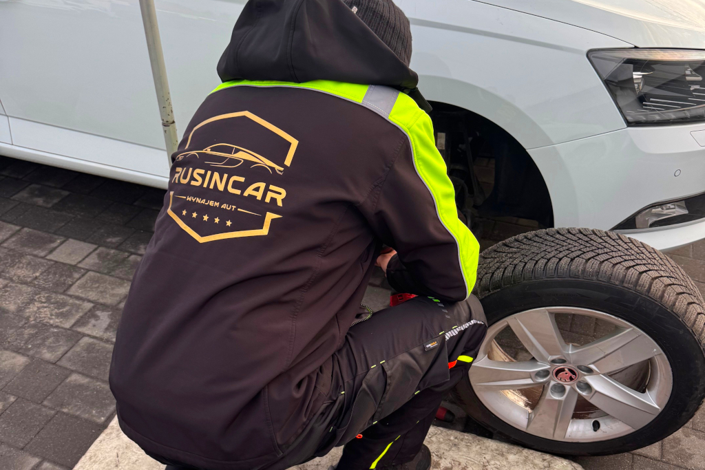 Wymiana koła na drodze 24/7 Monachium