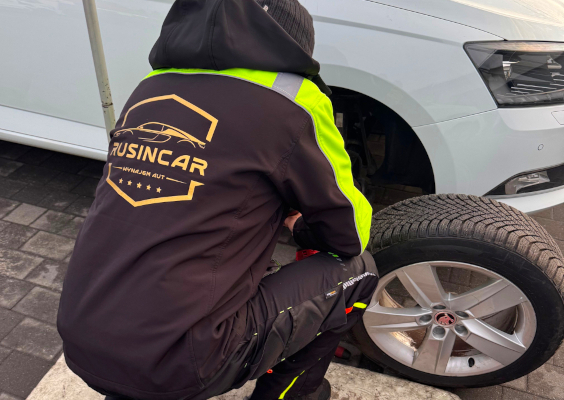 Sprawna zmiana koła na drodze i fachowa pomoc drogowa w Monachium